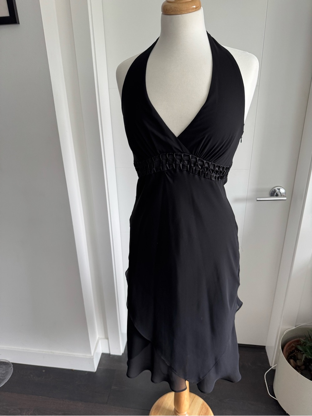 Elegant Black Halter Midi Dress with Smocked Waist